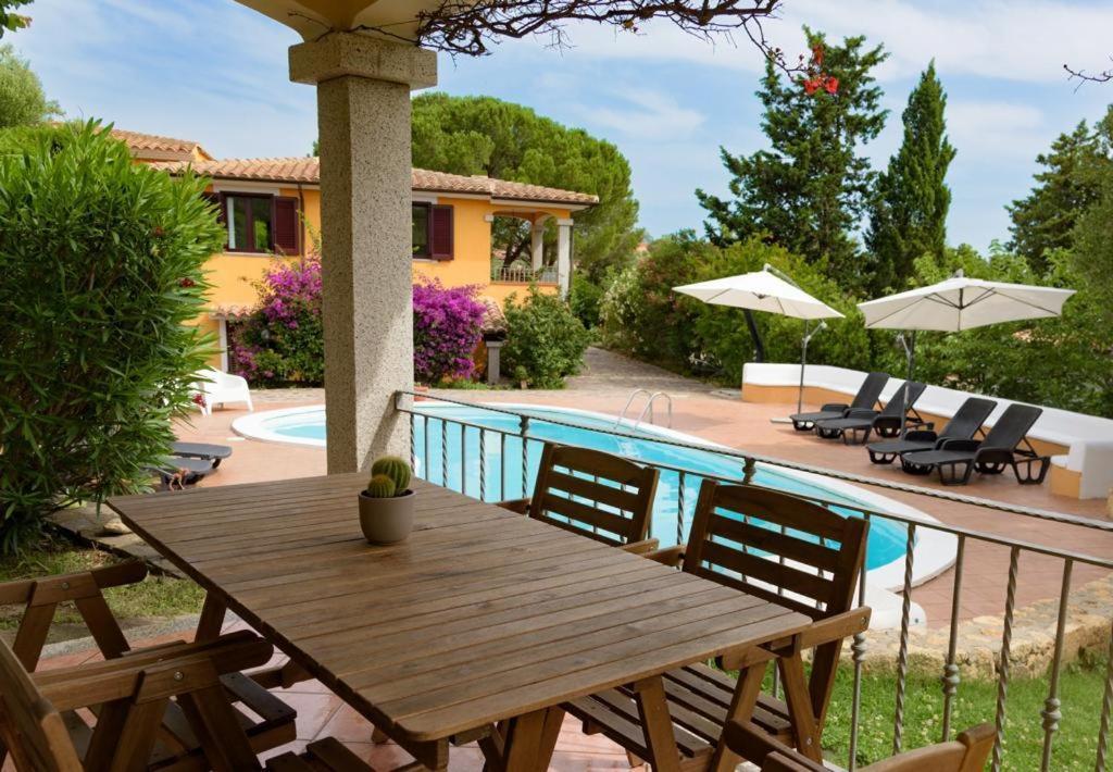 Residence Agrifoglio Monte Petrosu Exterior photo